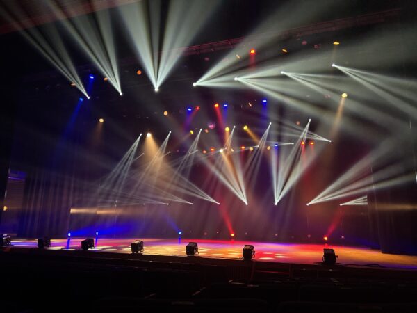 u.w.u dance school 発表会 2026